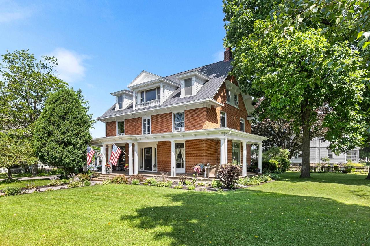 320 East Jackson Street