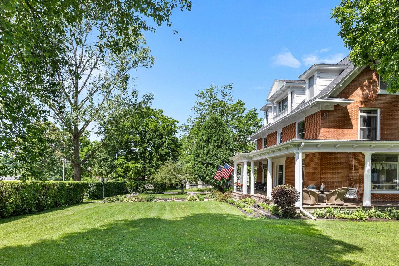 320 East Jackson Street