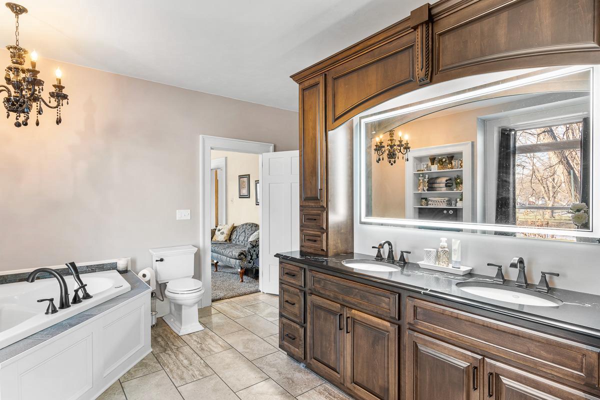 320 East Jackson Street