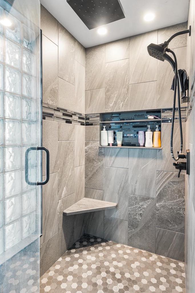 320 East Jackson Street