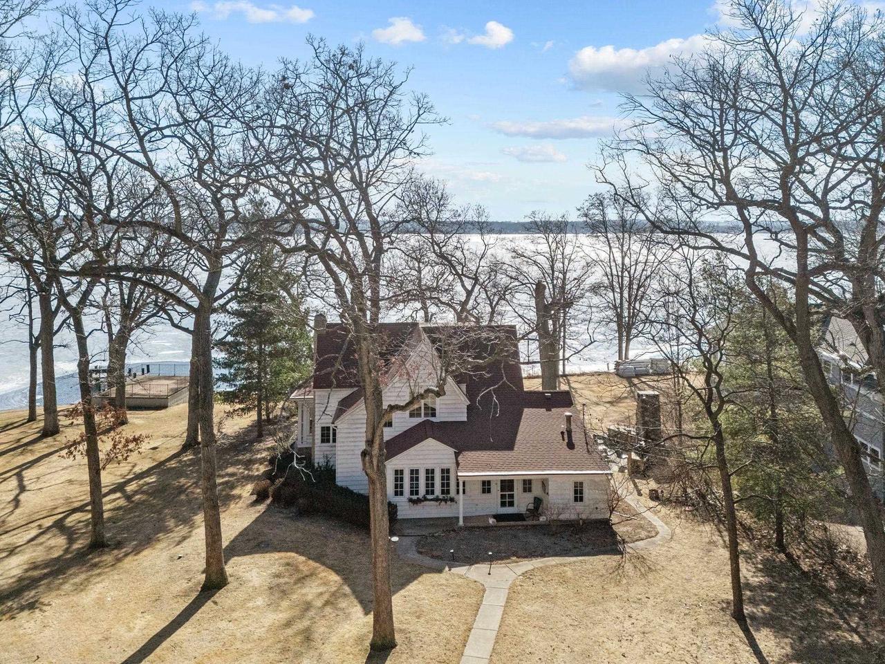 W1181 Illinois Avenue