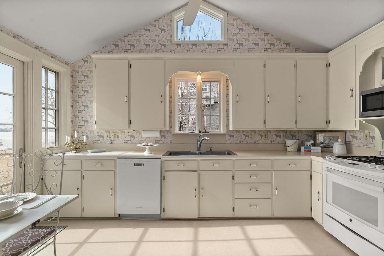 W1181 Illinois Avenue