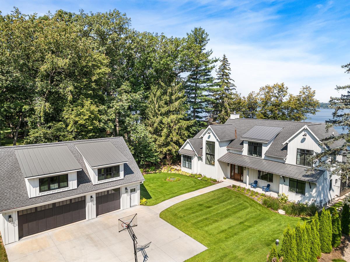 W1652 Sandstone Avenue