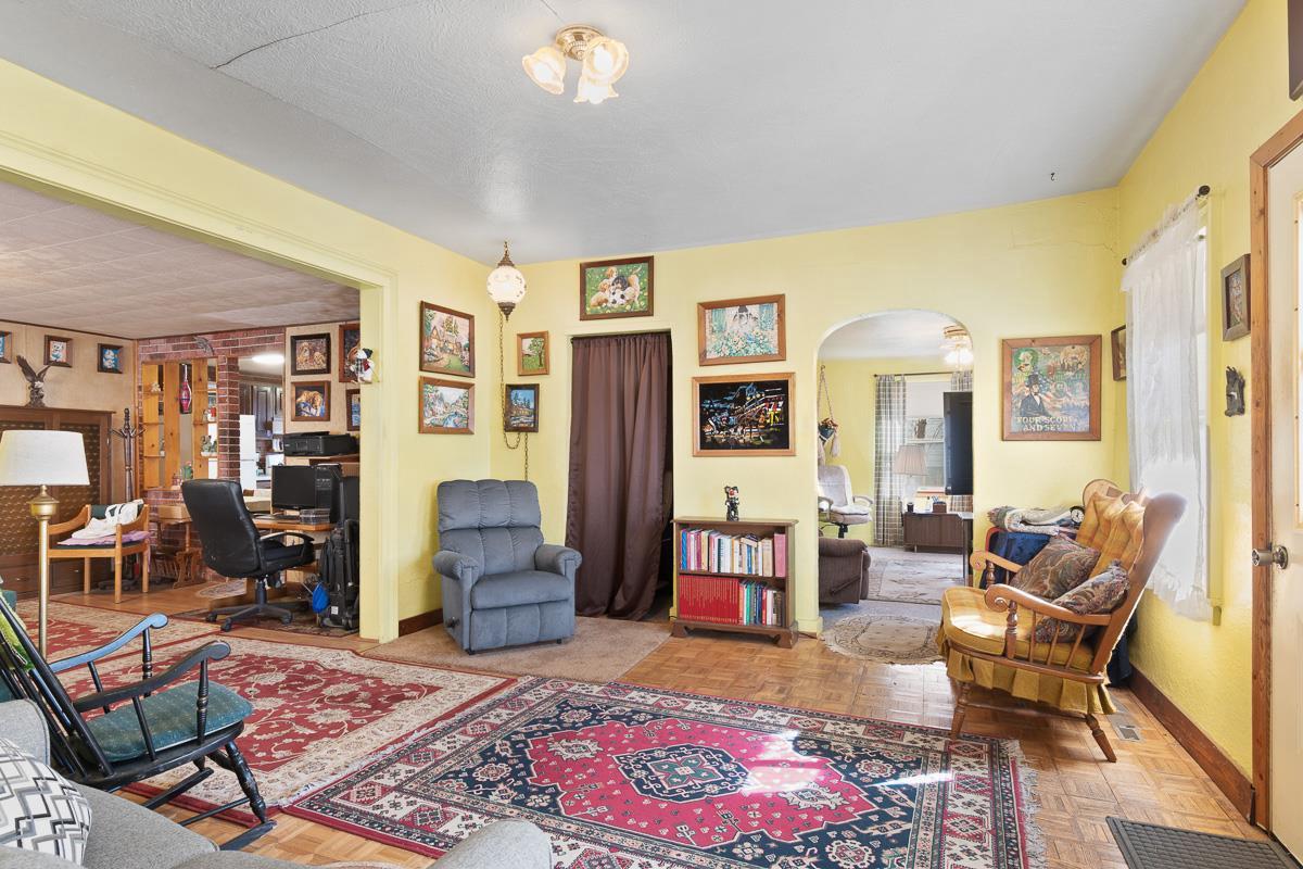 183 West Moore Street