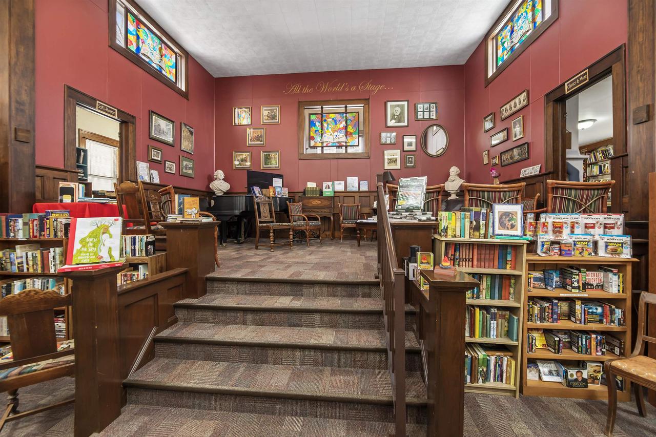 145/147 East Montello Street