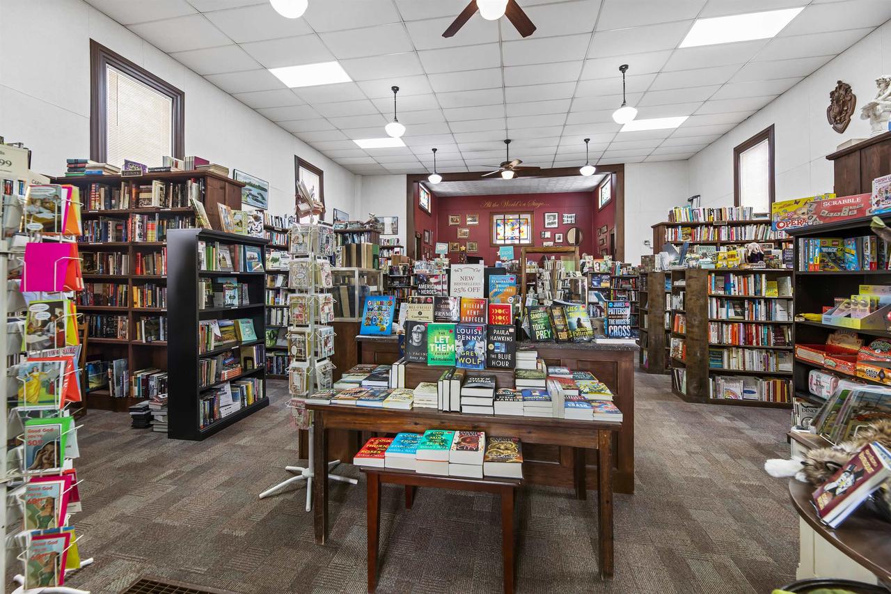 145/147 East Montello Street