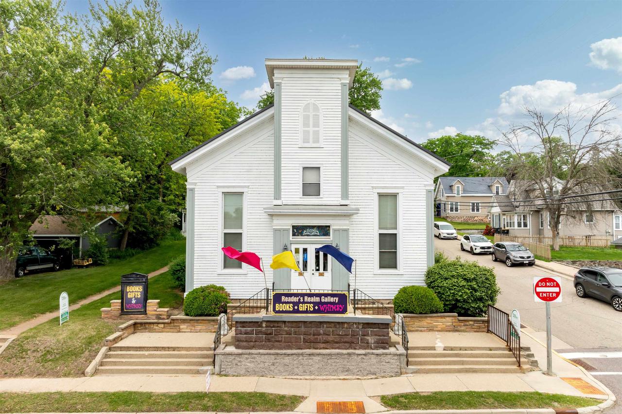 145/147 East Montello Street