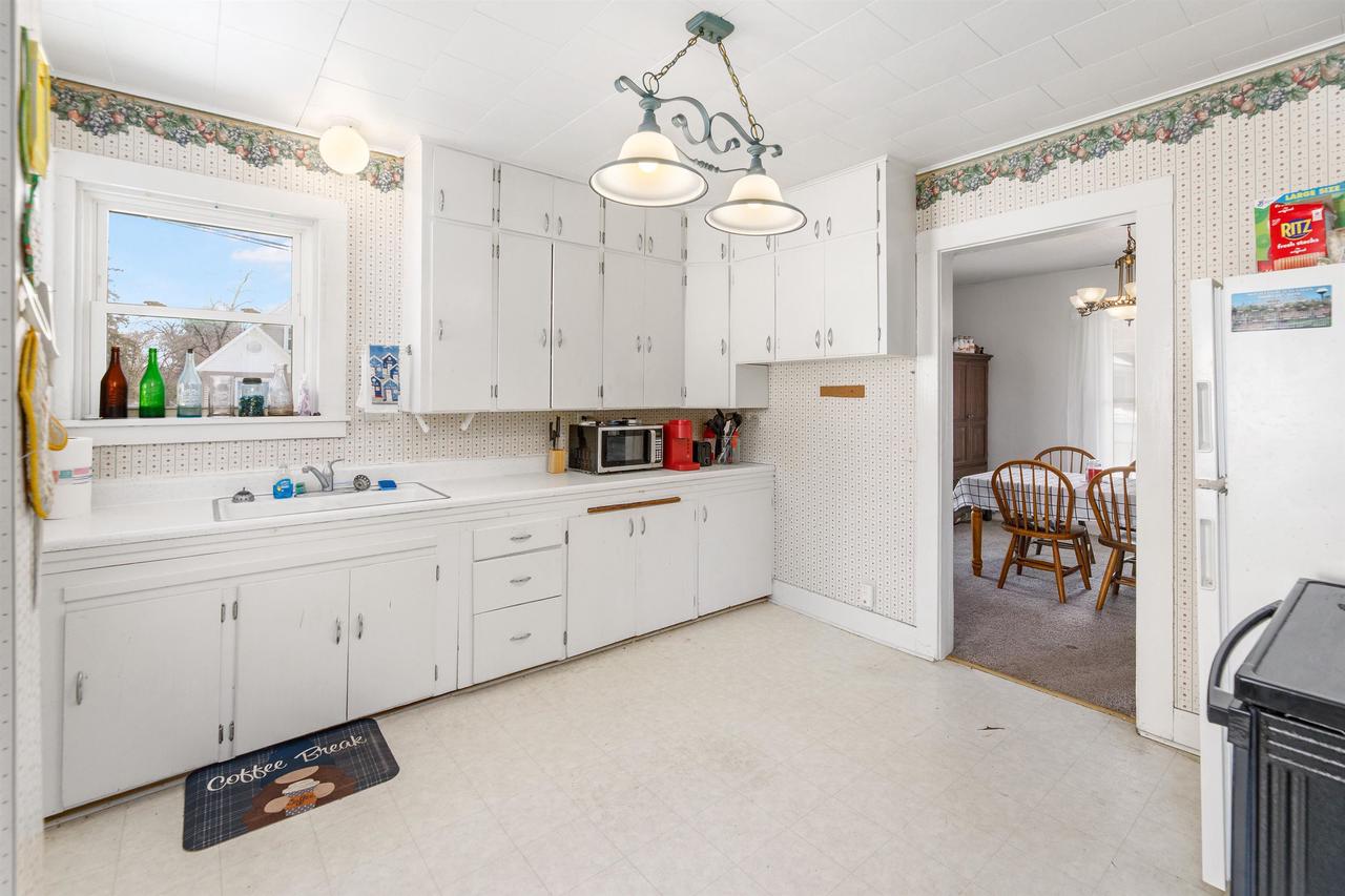 145/147 East Montello Street