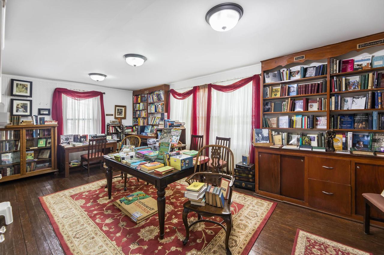 145/147 East Montello Street