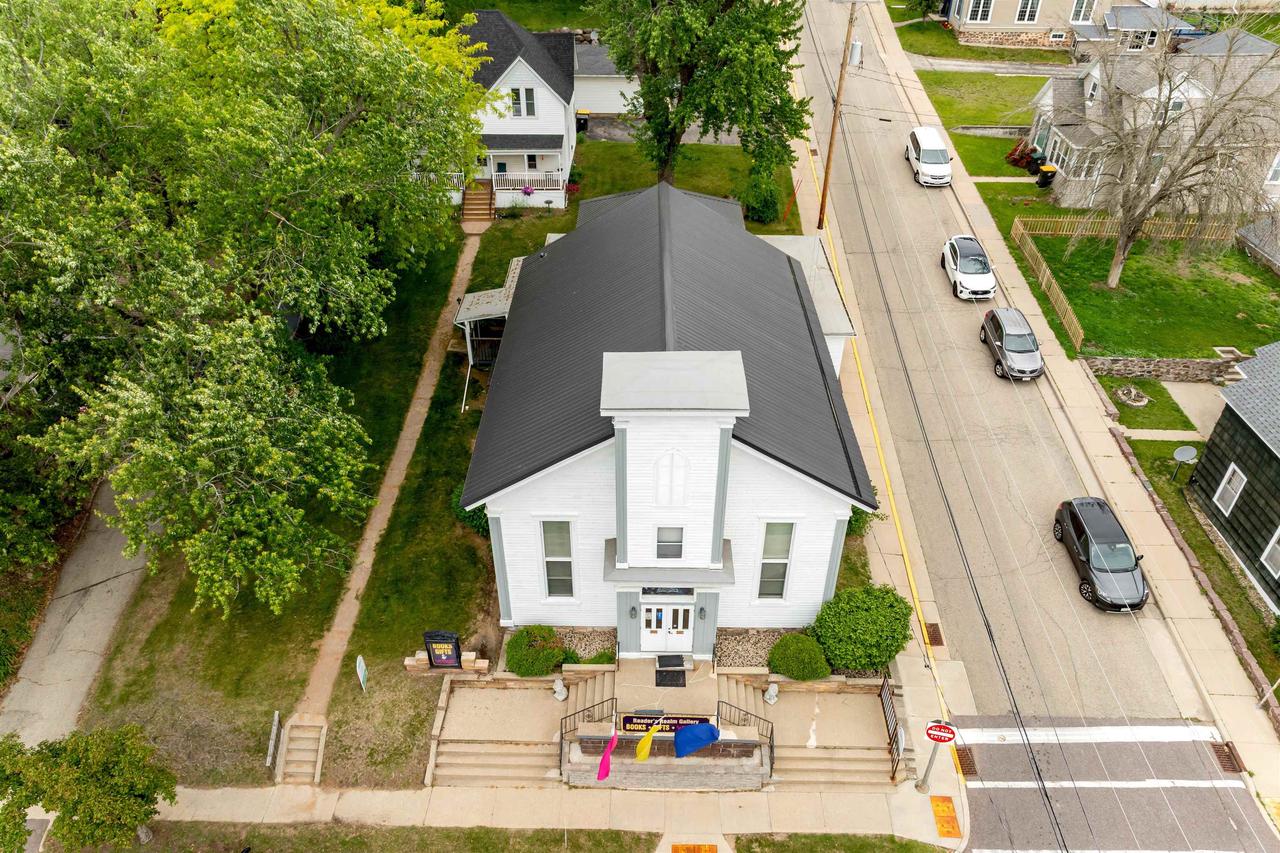 147/145 East Montello Street