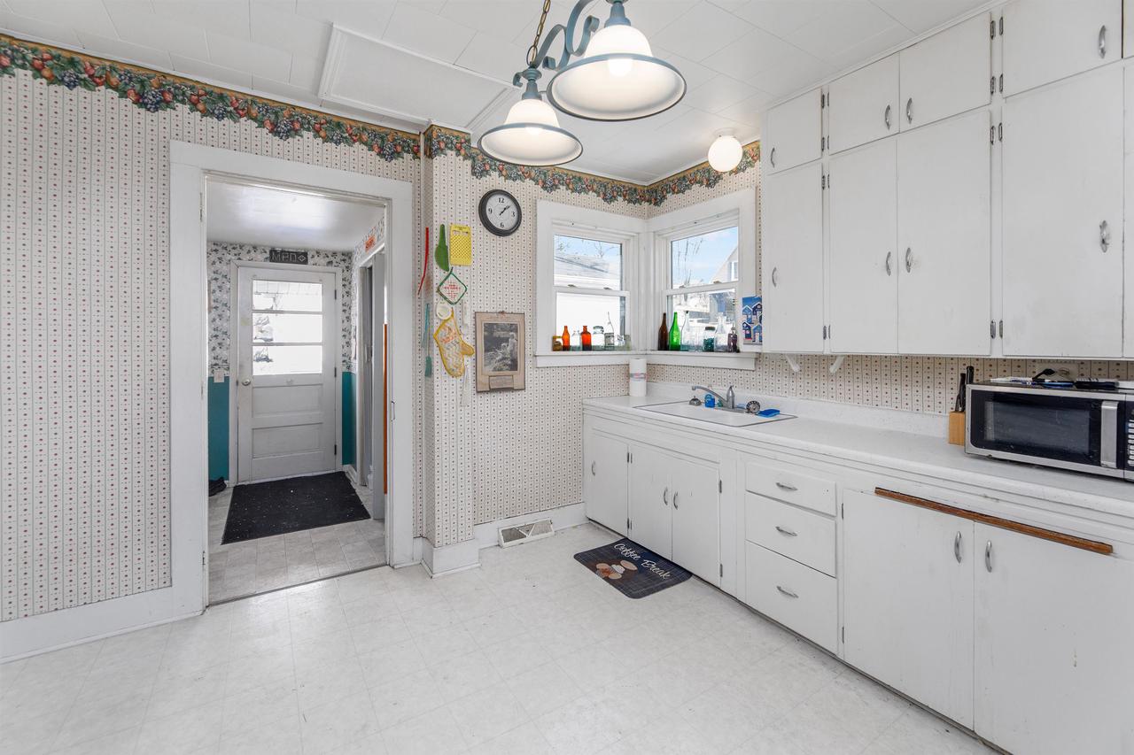 147/145 East Montello Street