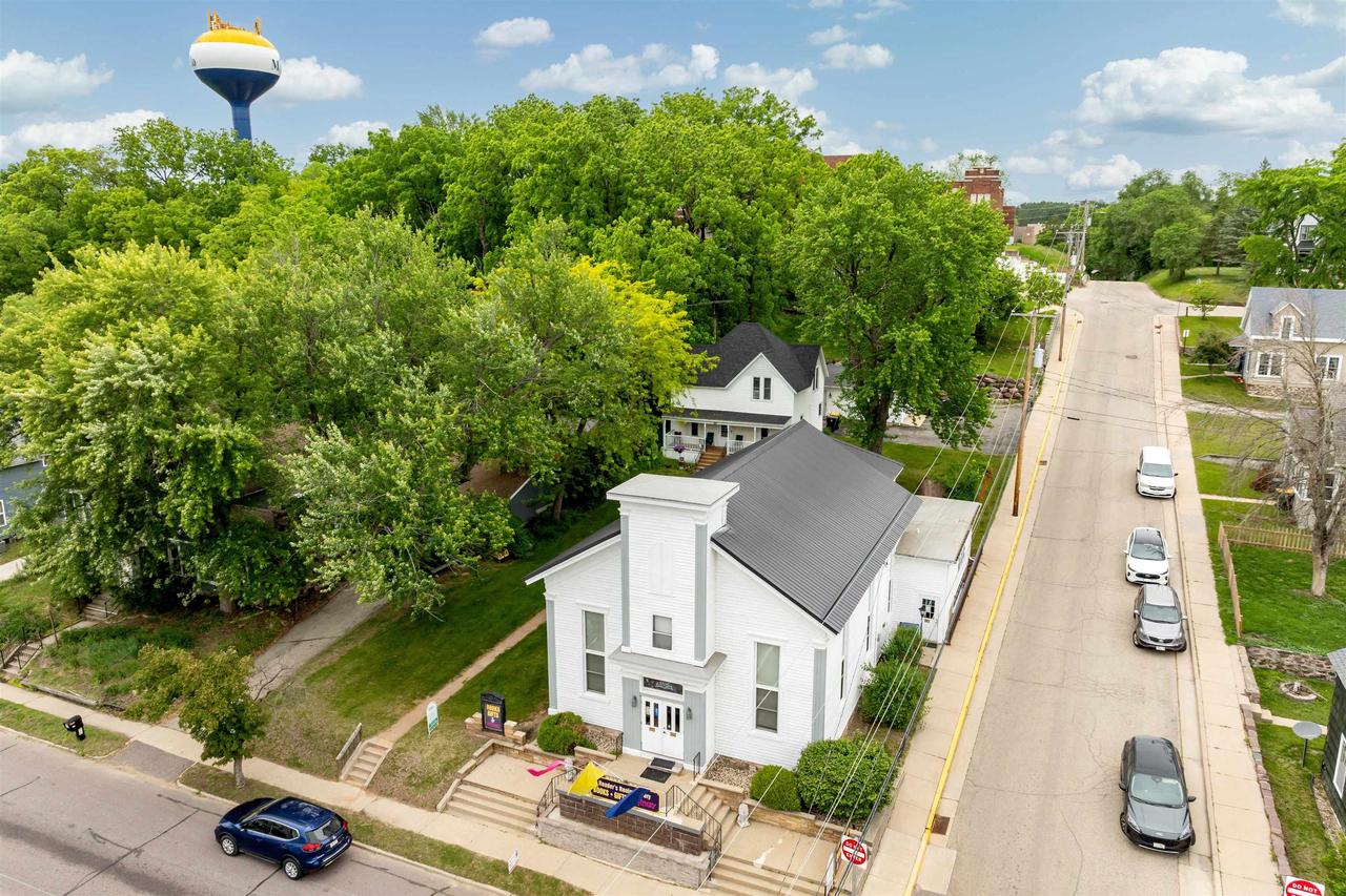 147/145 East Montello Street