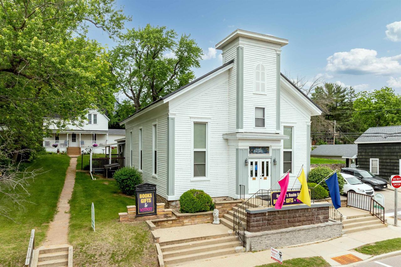 147/145 East Montello Street