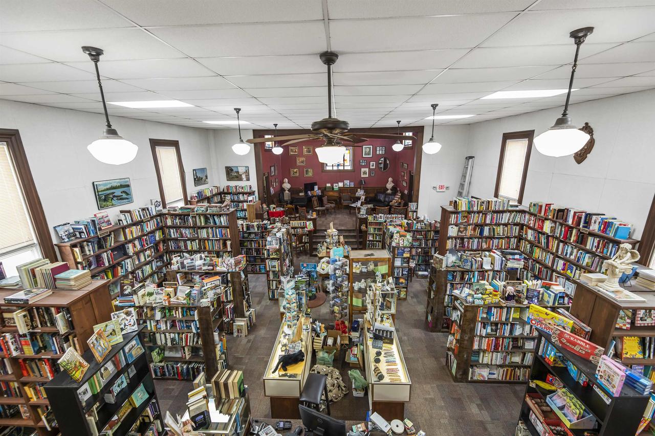 147/145 East Montello Street