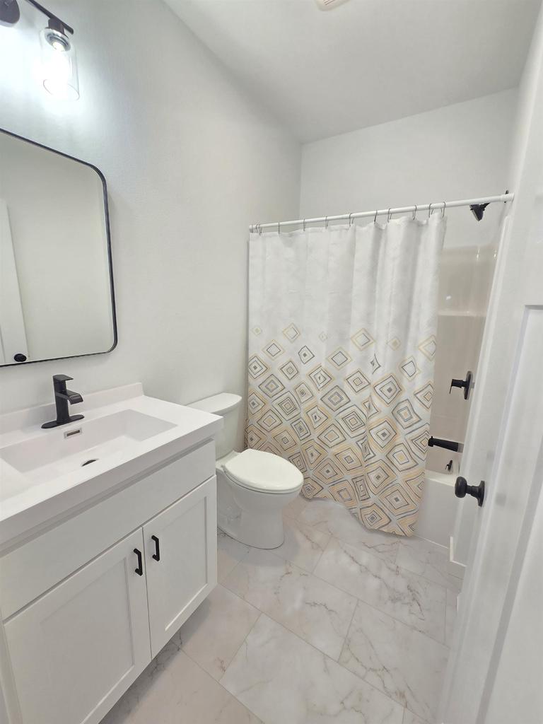 460 Hollander Street