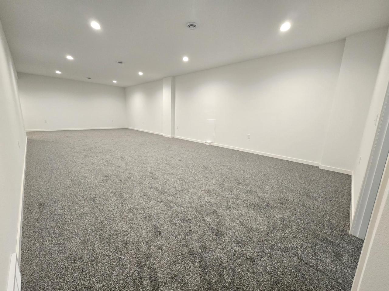 460 Hollander Street