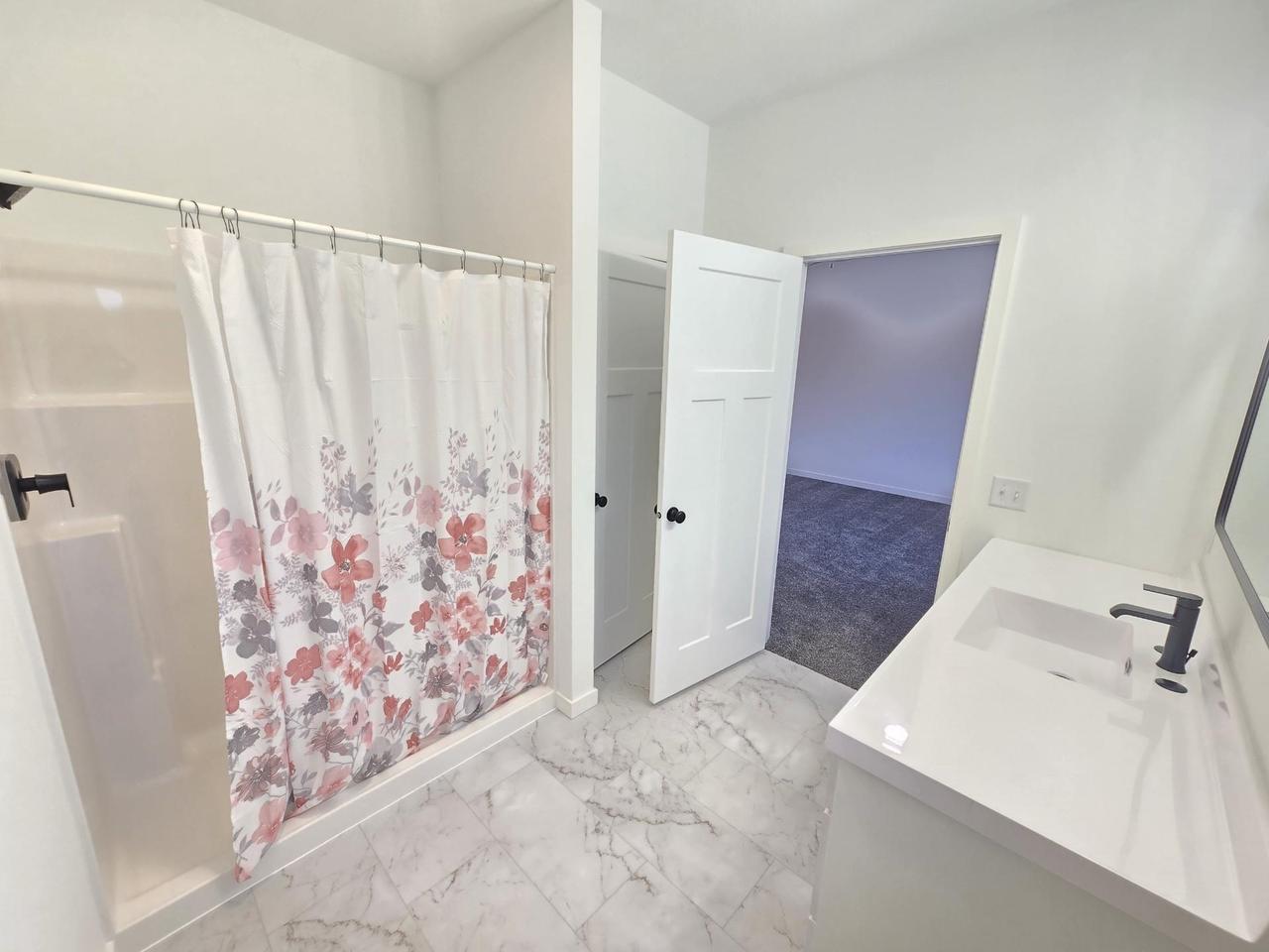 460 Hollander Street