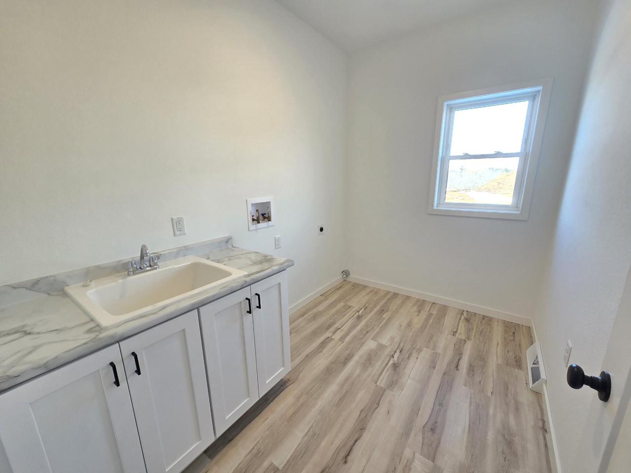 460 Hollander Street