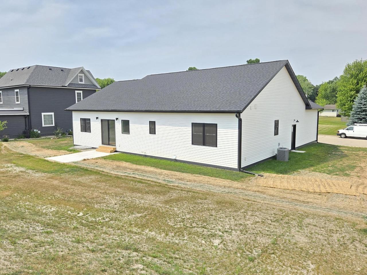 460 Hollander Street