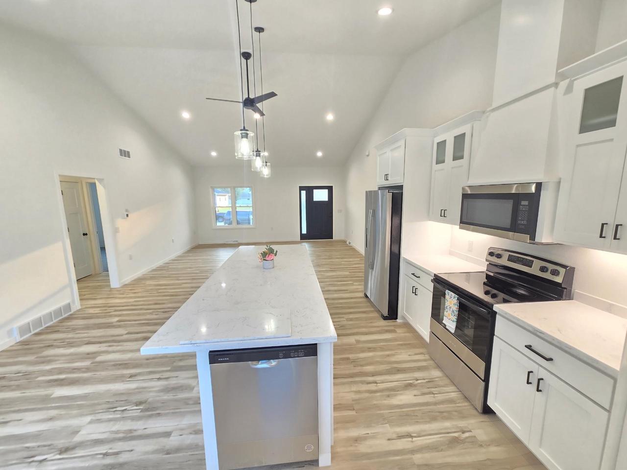 460 Hollander Street