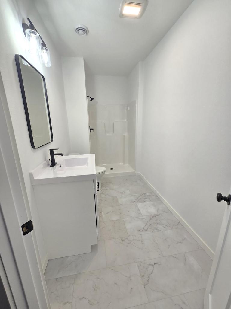 460 Hollander Street