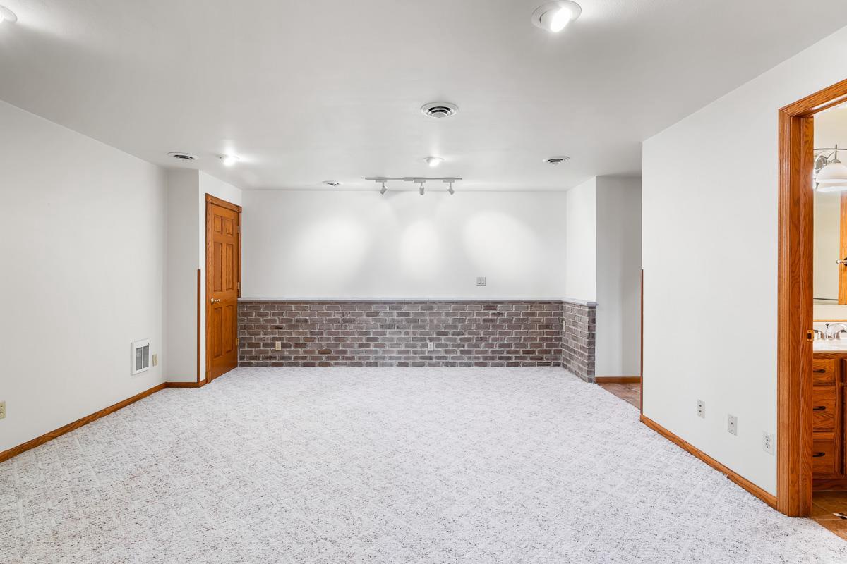 W2035 Taylor Lee Lane