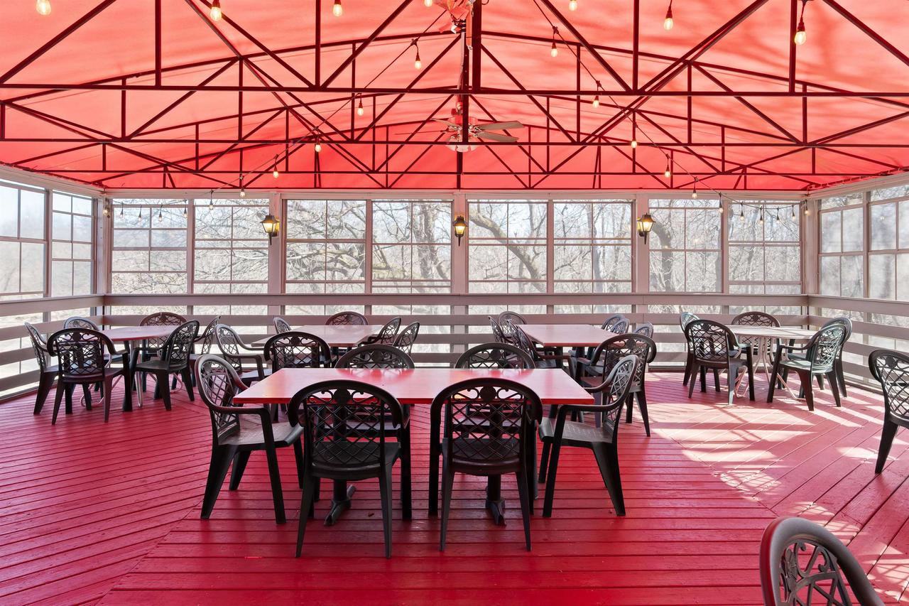 1300 West Fond du lac Street