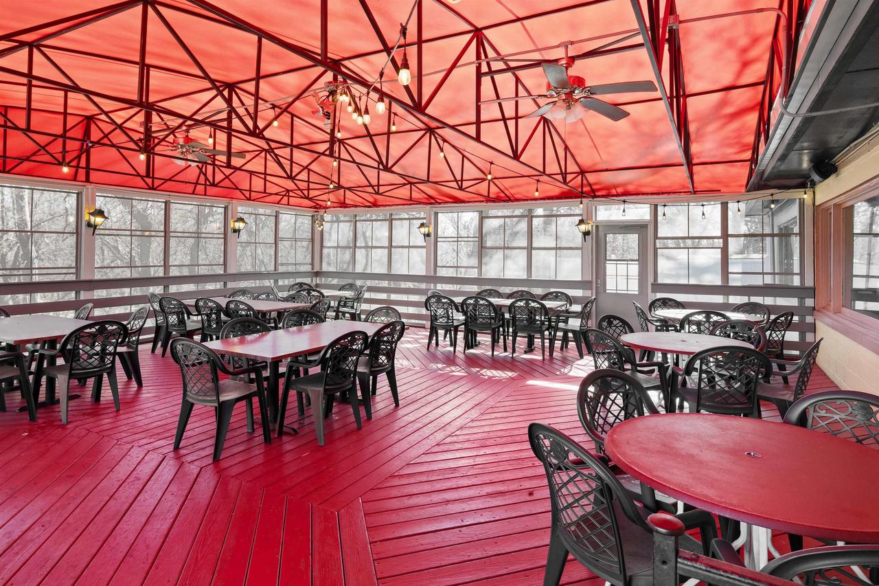 1300 West Fond du lac Street