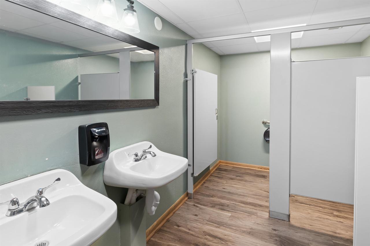 1300 West Fond du lac Street