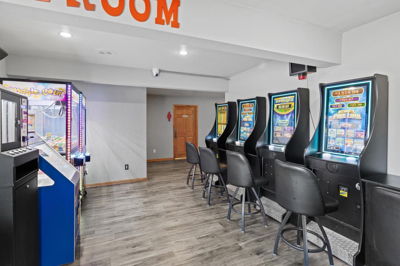 1300 West Fond du lac Street