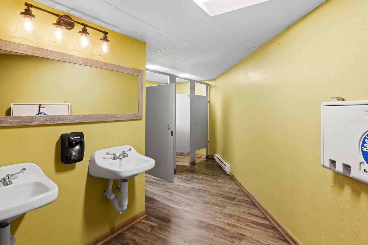 1300 West Fond du lac Street