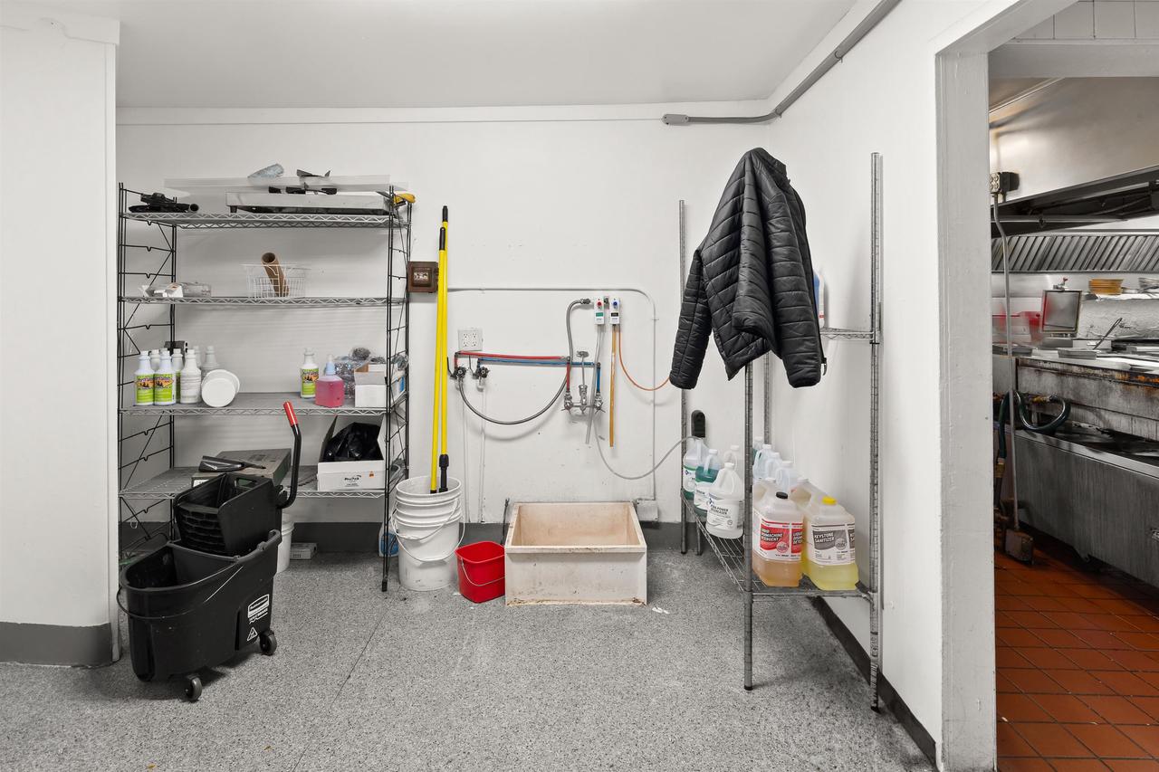 1300 West Fond du lac Street