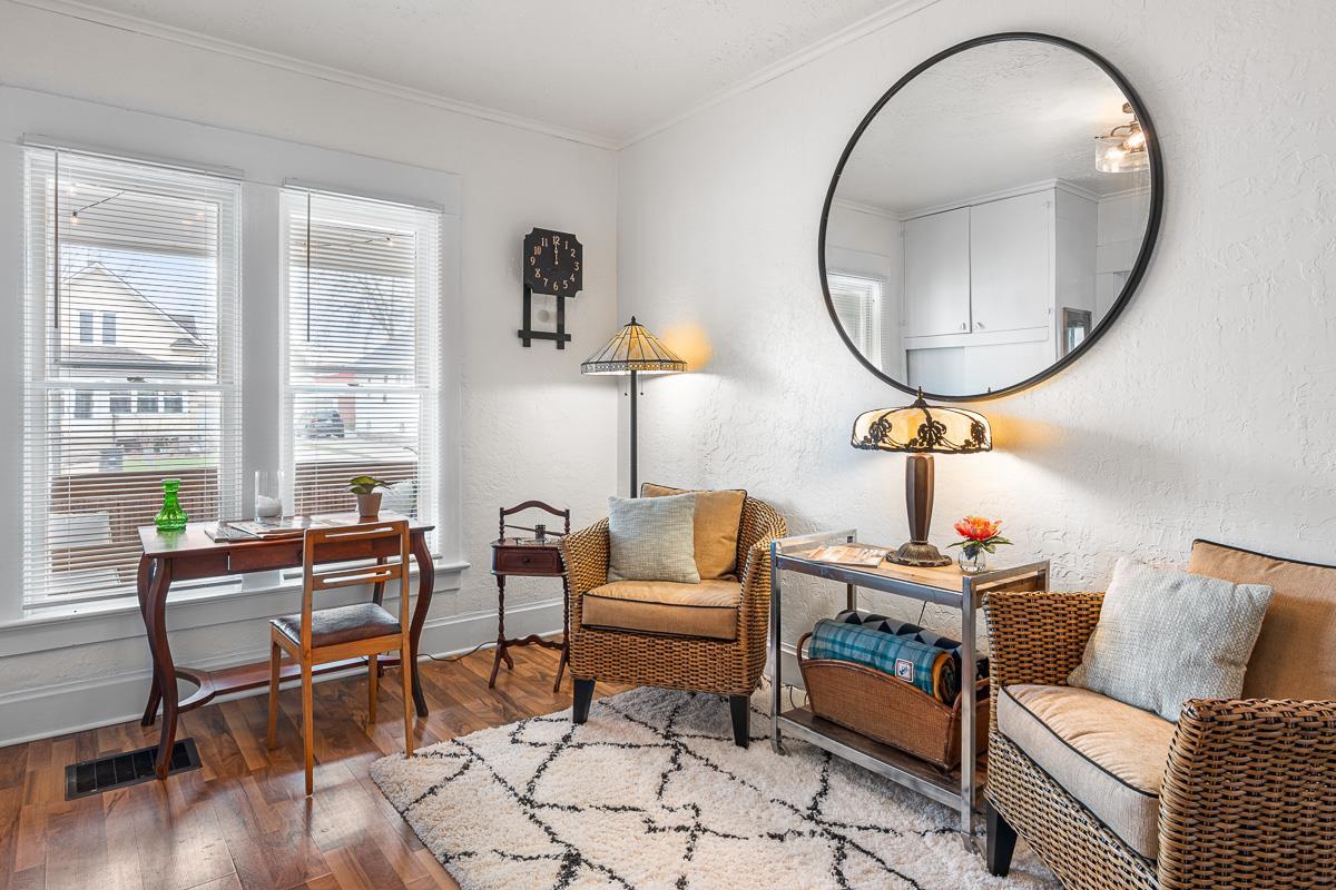 14 East New York Avenue