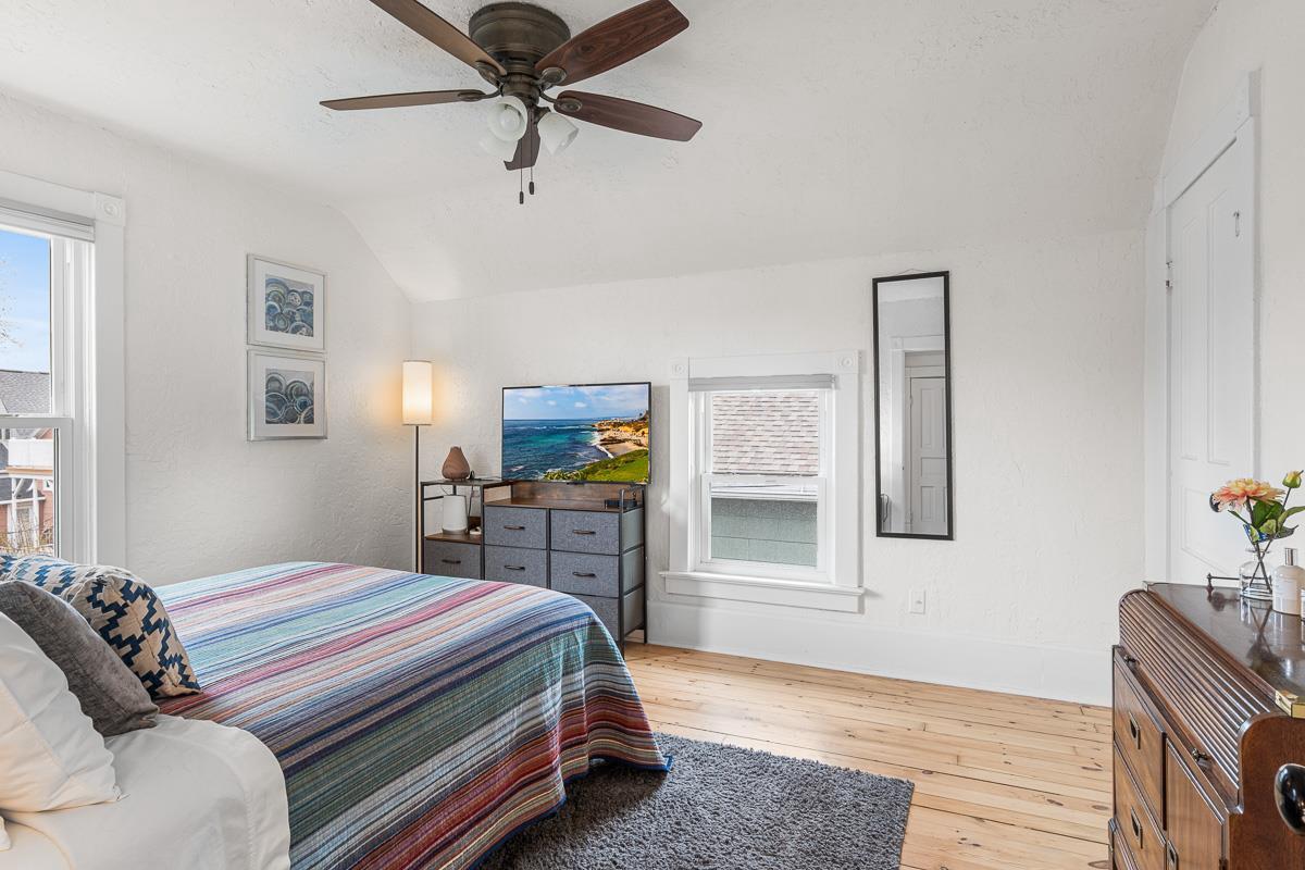 14 East New York Avenue