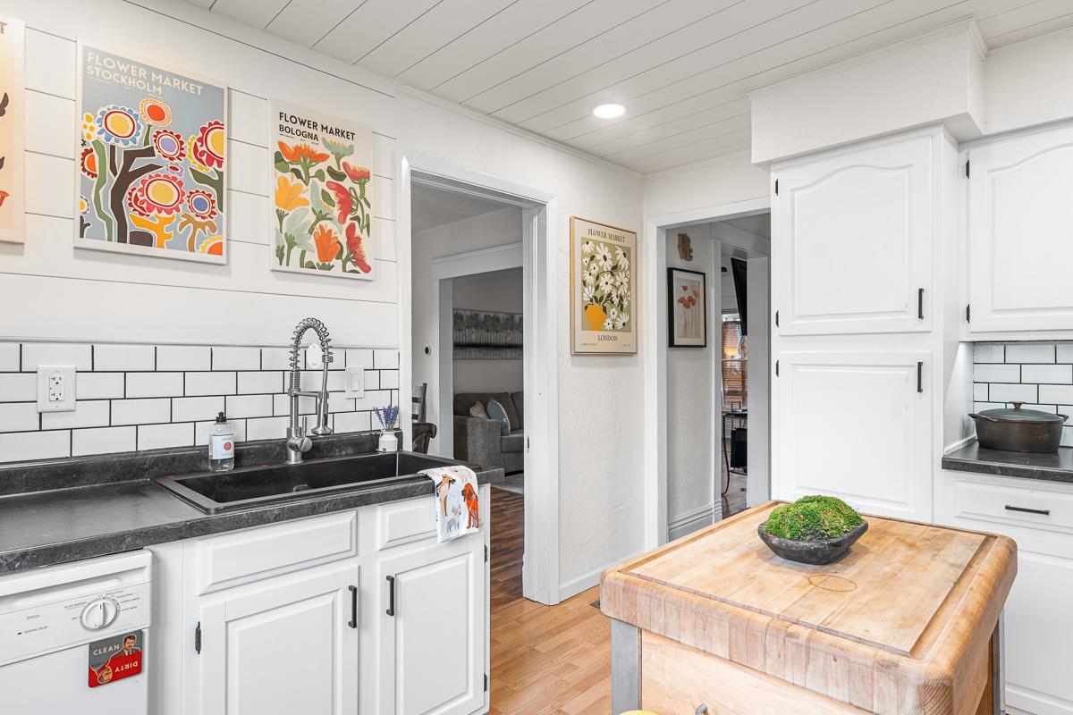 14 East New York Avenue