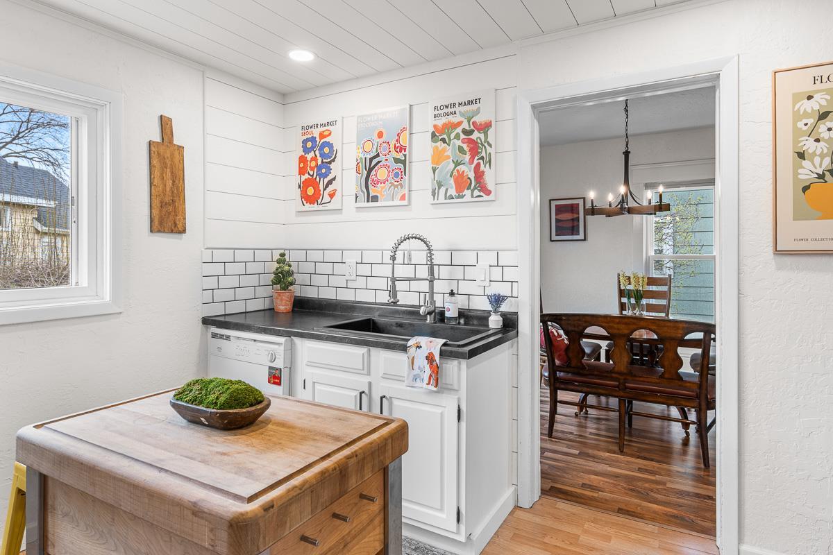 14 East New York Avenue