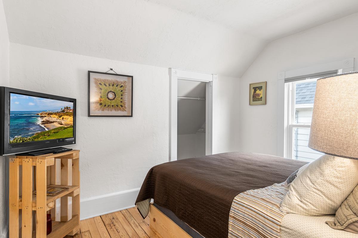 14 East New York Avenue