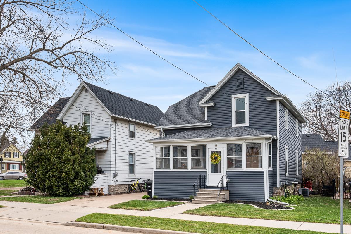 14 East New York Avenue