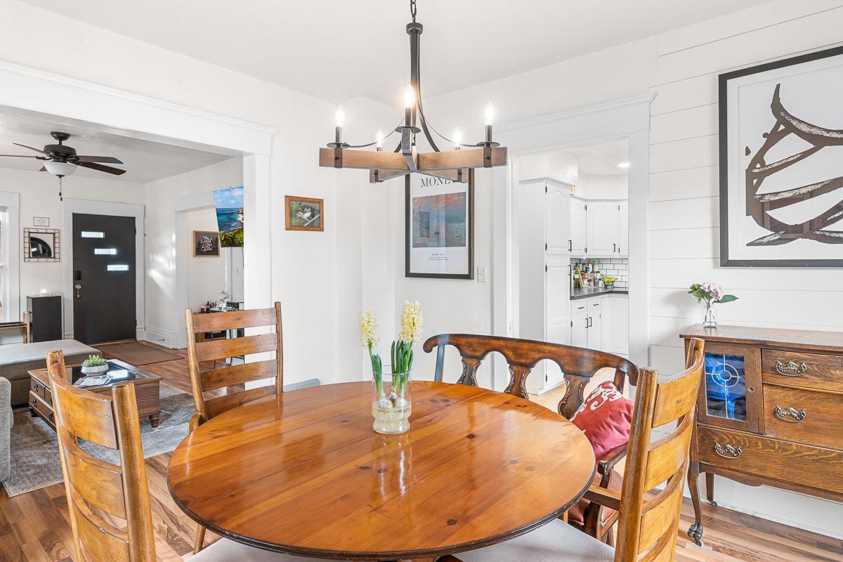 14 East New York Avenue