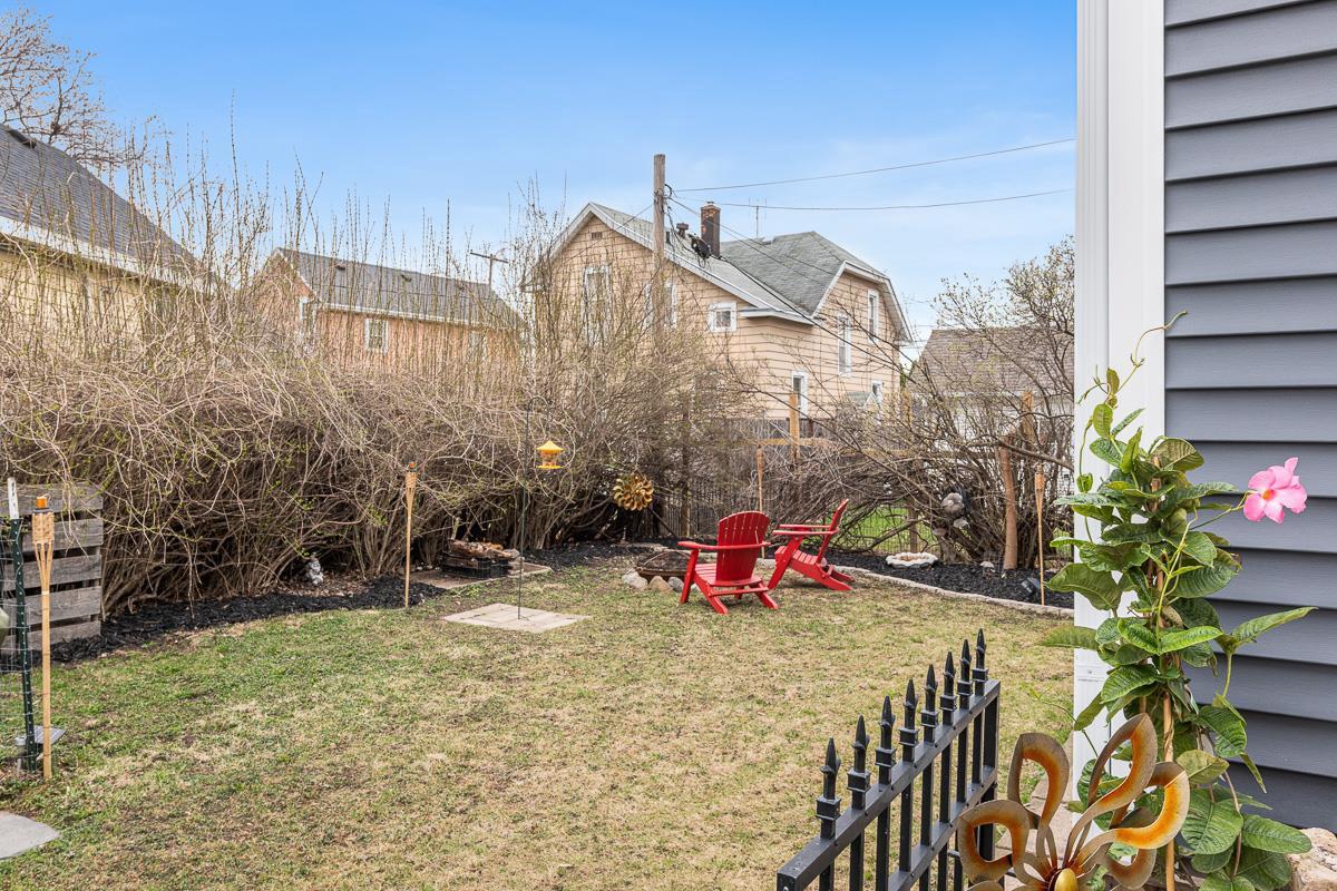 14 East New York Avenue