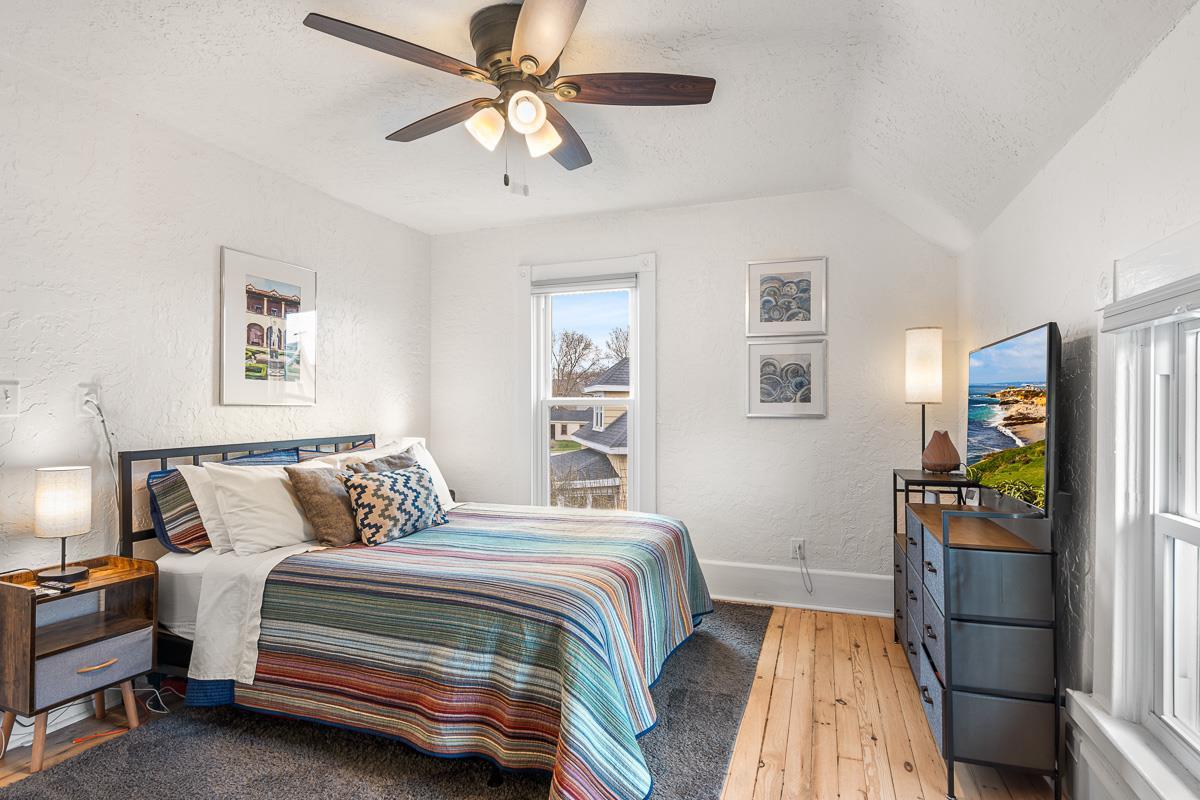 14 East New York Avenue