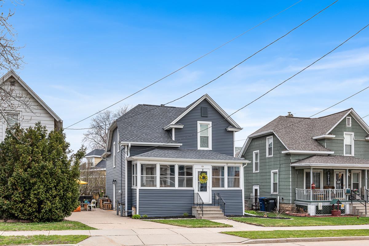 14 East New York Avenue