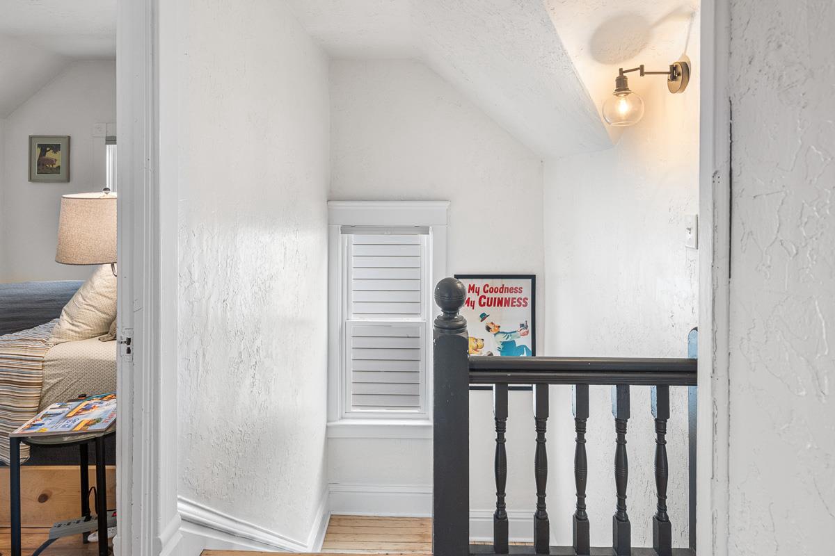 14 East New York Avenue