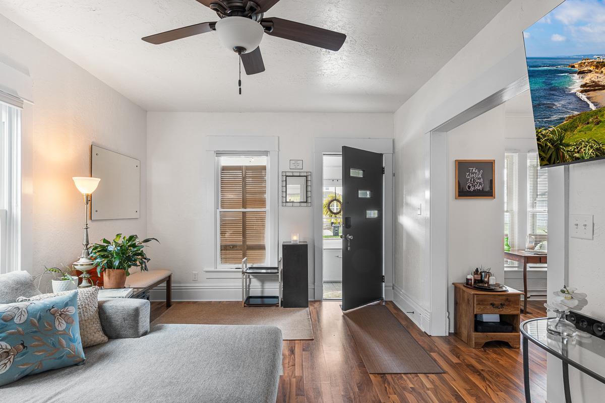 14 East New York Avenue