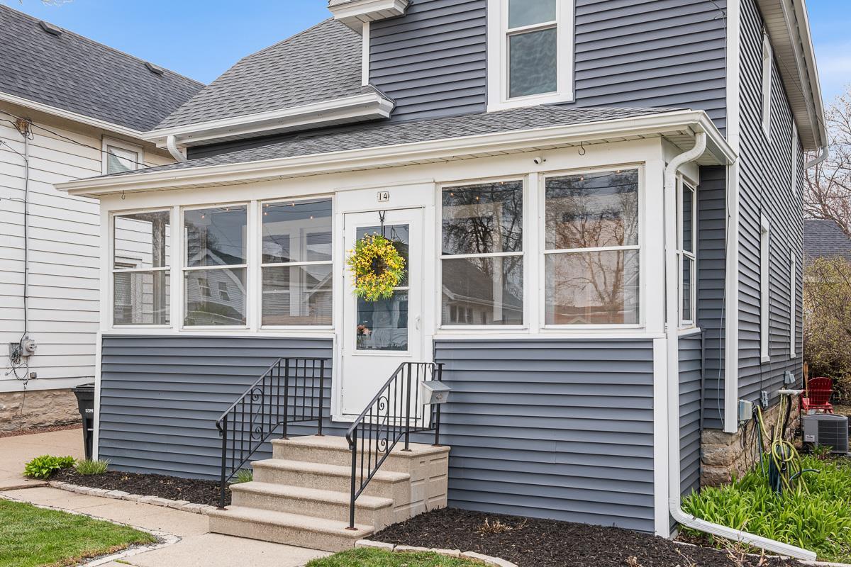 14 East New York Avenue