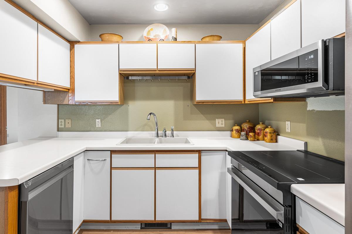 W1708 Watson Court C