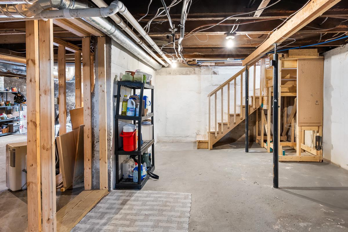 W1206 Spring Grove Road