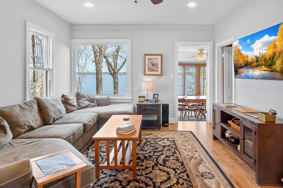 W1206 Spring Grove Road