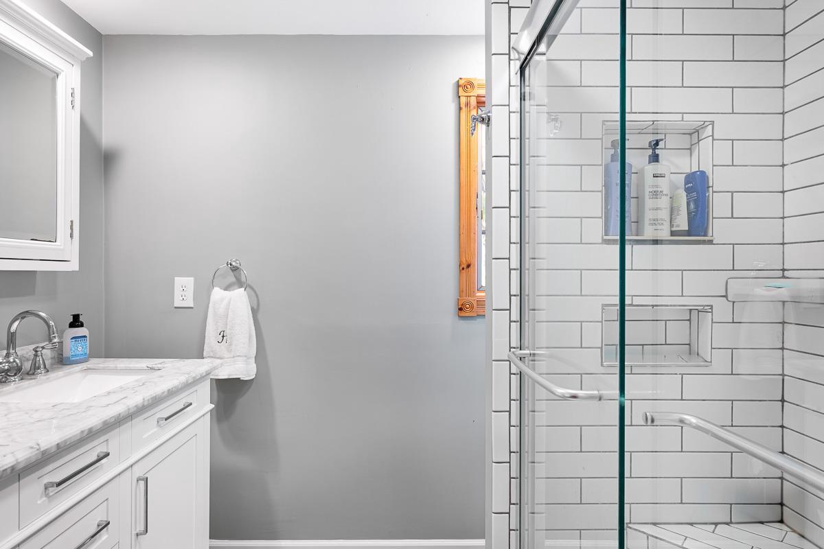 W1206 Spring Grove Road