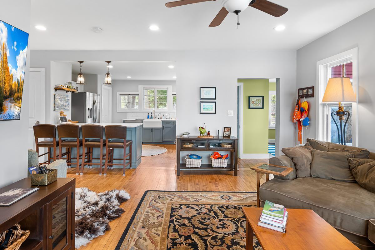 W1206 Spring Grove Road